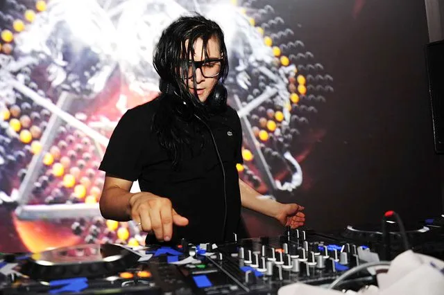 DJ Skrillex performs at the Samsung Galaxy S III Launch hosted by Ashley Greene at Skylight Studios on June 20, 2012 in New York City. (Photo by Theo Wargo/Getty Images for Samsung)