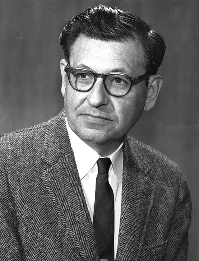 Albert Ghiorso ca 1970 © Lawrence Berkeley Laboratory (Public domain), via Wikimedia Commons