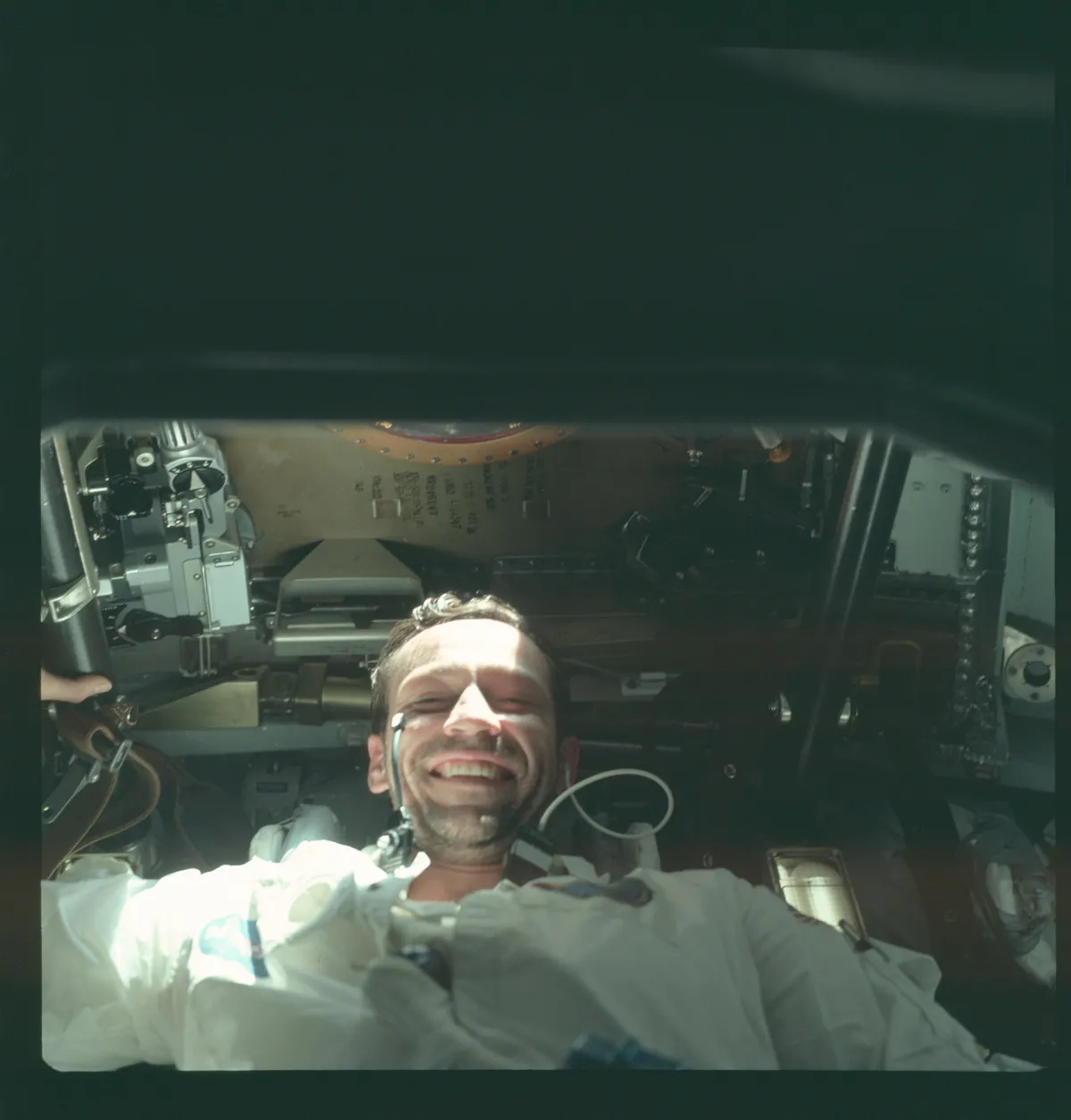 AS07-4-1600 - Apollo 7 Hasselblad image from film magazine 4/N - Earth Orbit
