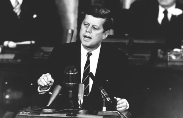 President John F Kennedy addresses Congress on 25 May 1961 © NASA