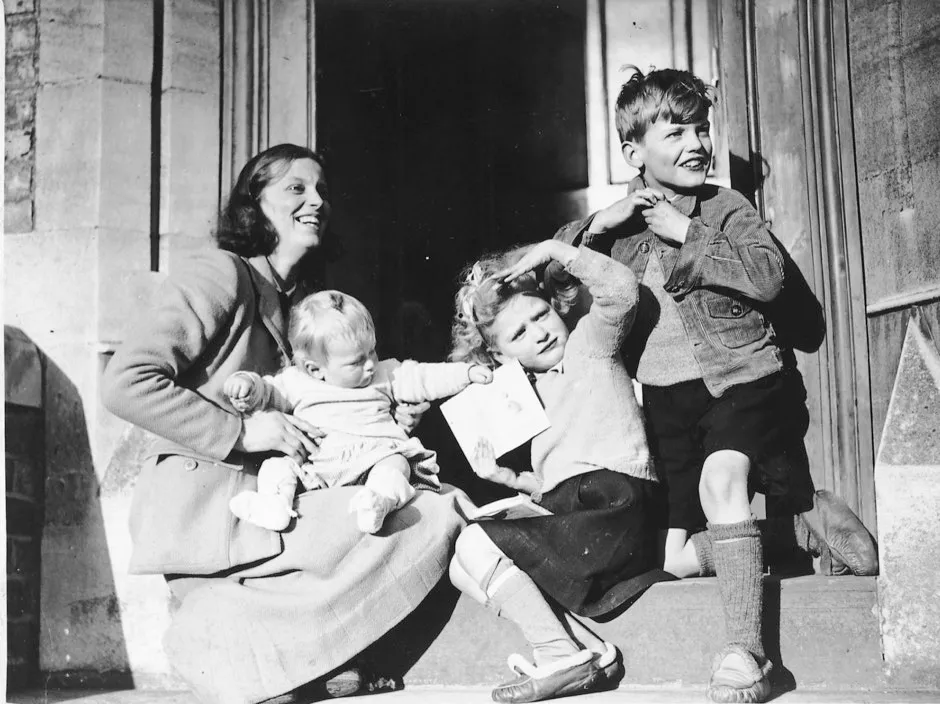 Dorothy and her three children on the day her fellowship of the Royal Society was announced in 1946 © Oxford and County Newspapers