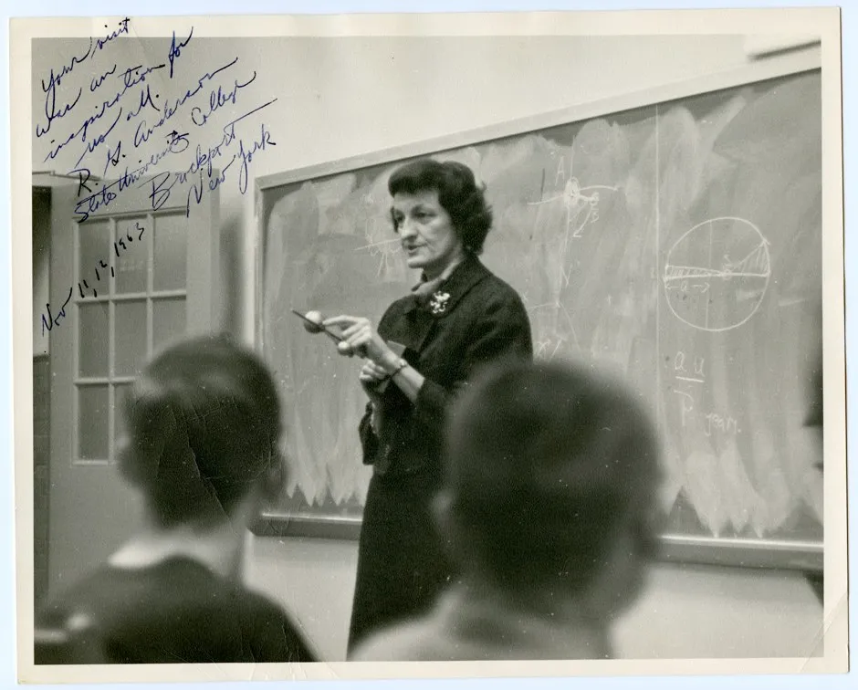 Sarah Lee Lippincott teaching © Friends Historical Library of Swarthmore College