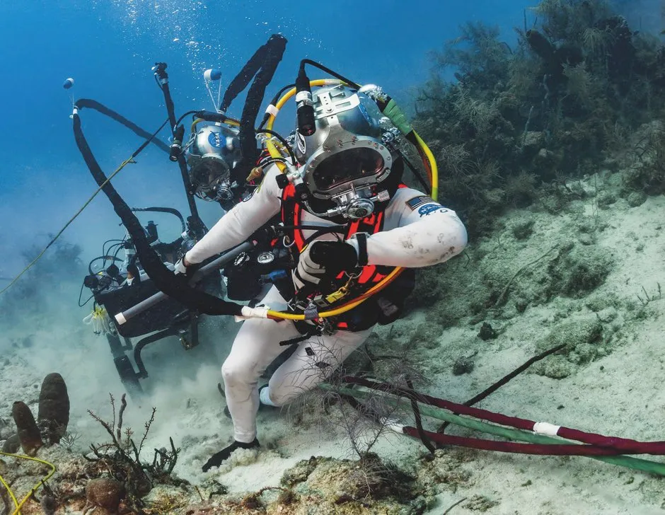 In deep water © NASA Analogs