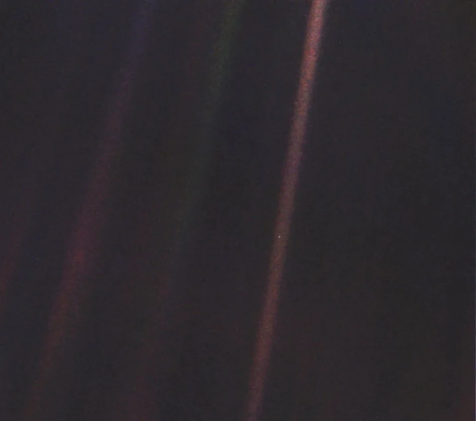Pale Blue Dot © NASA/JPL