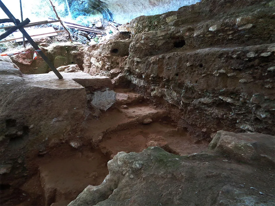 The Abri du Maras archaeological site in the south of France © M-H Moncel/Histoire Naturelle de l’Homme Préhistorique