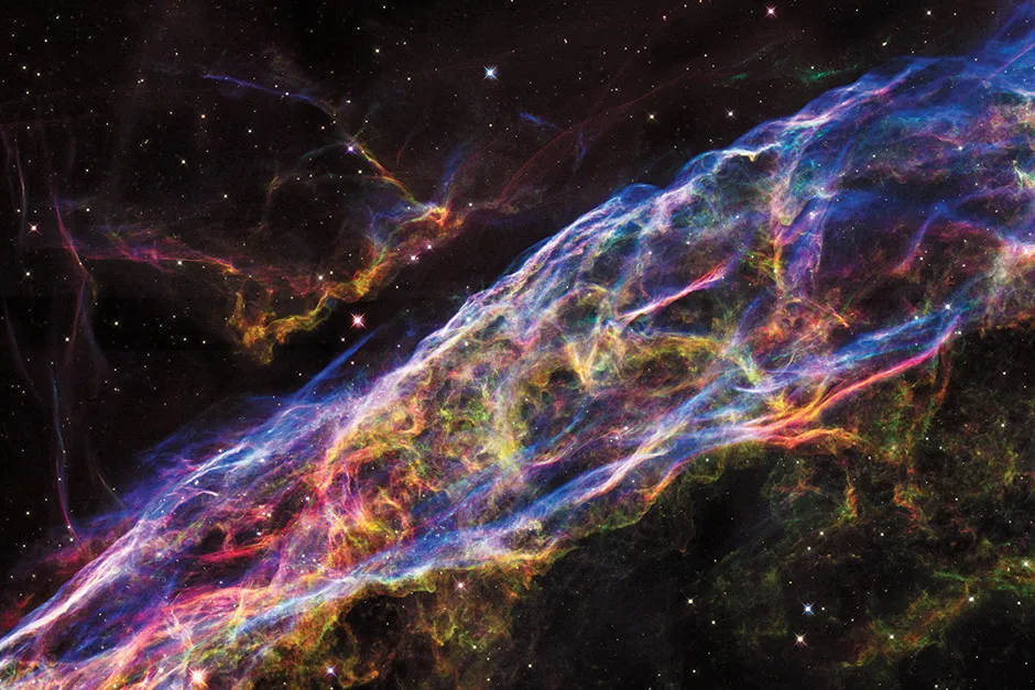 Lifting the veil © NASA/Hubble Space Telescope Heritage Team