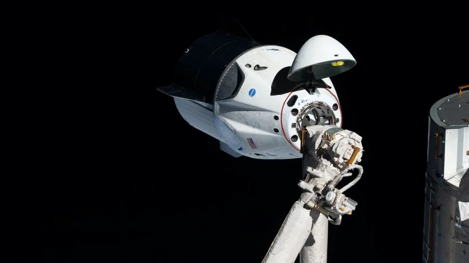 SpaceX: Crew Dragon successfully docks with ISS © NASA