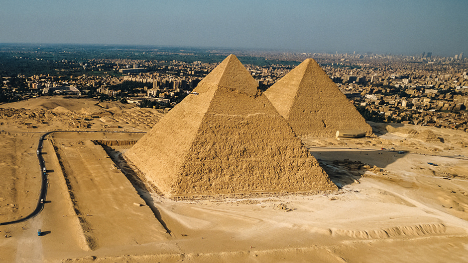 Were the Egyptian pyramids built by slaves?