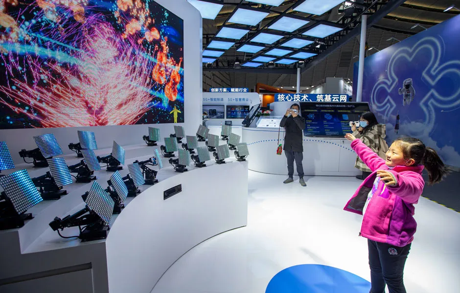 This AI machine creates a music and light show from a user's hand movements (world Internet Conference in Wuzhen, East China's Zhejiang Province, November 2020) © Getty