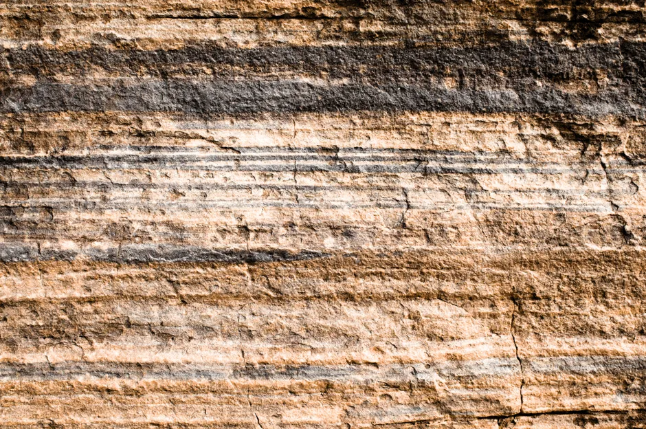 Rock layers on an Australian cliff face © Getty Images