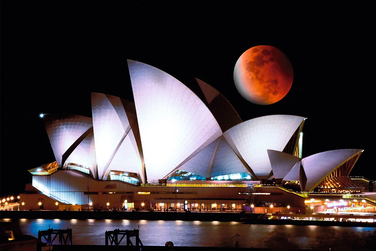 Red super moon above Sydney Opera House
