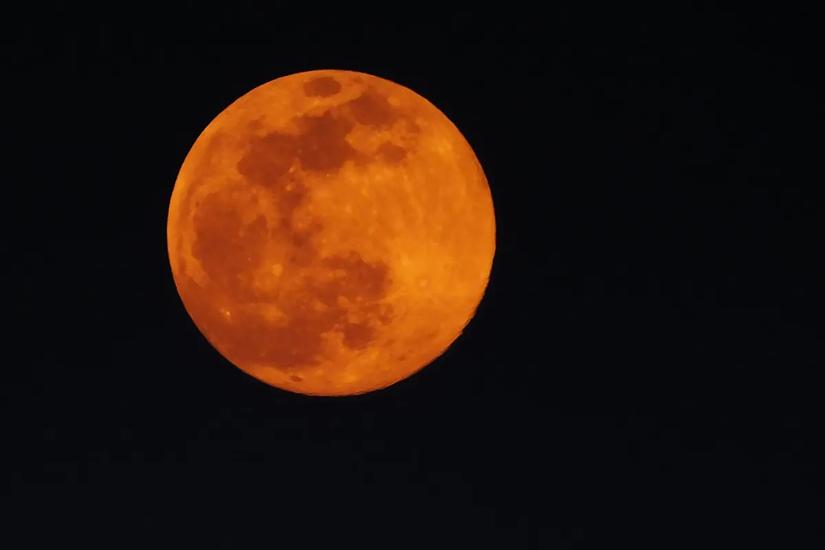 Full Moon orange colour