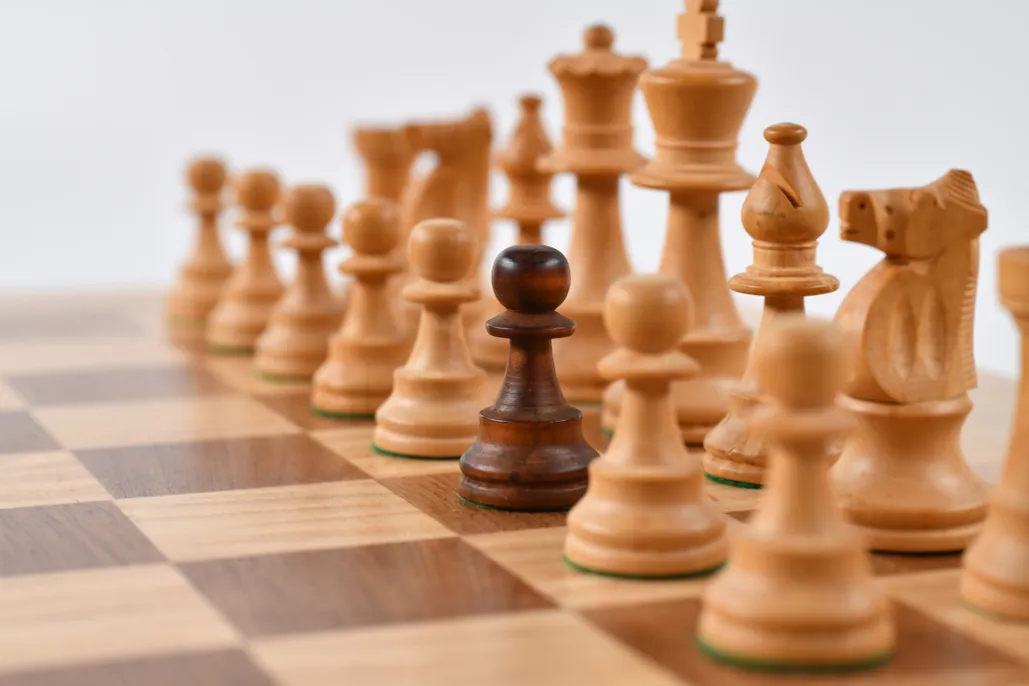 This App-Controlled Chess Board Lets You Challenge Anyone In The