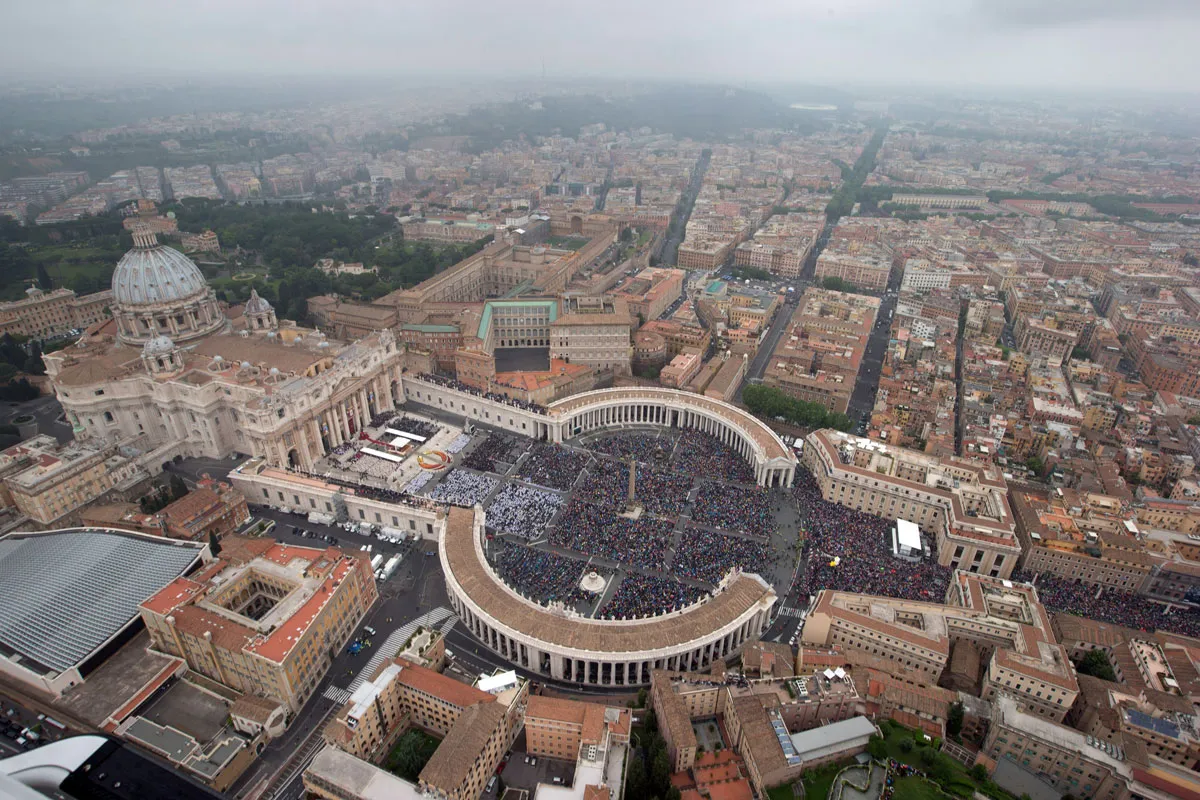 VATICAN CITY, VATICAN - APRIL 27: In this handout photo provided by the Italian National Police, an aerial view of St. Peter's Square and Via della Conciliazione is seen as Pope Francis leads a Canonization Mass in which John Paul II and John XXIII are to be declared saints on April 27, 2014 in Vatican City, Vatican. Dignitaries, heads of state and Royals from around the world attended the canonisations in the Vatican today. (Photo by Massimo Sestini/Italian National Police via Getty Images)