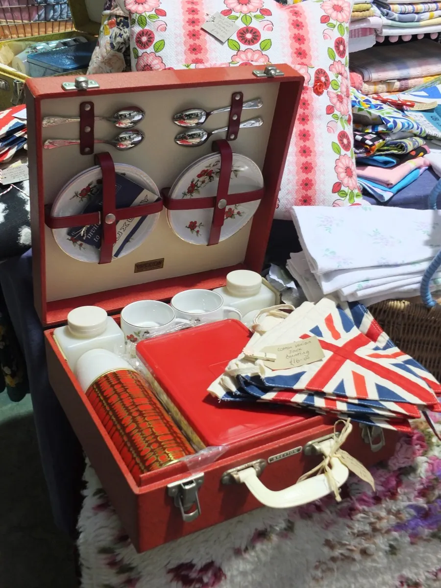 A Brexton picnic set