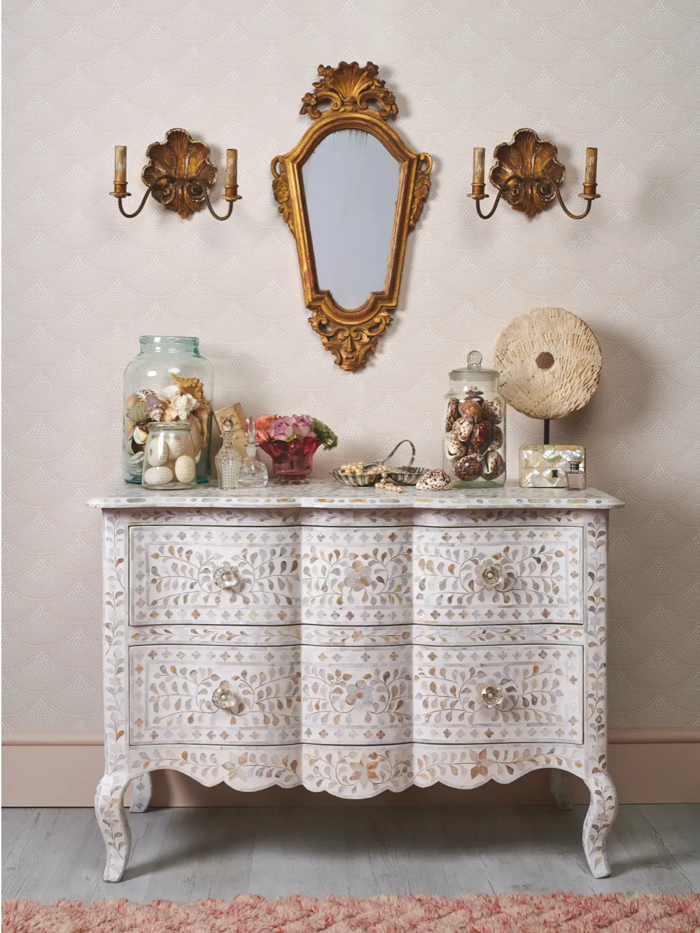 Pearly white and gilt chest of drawers