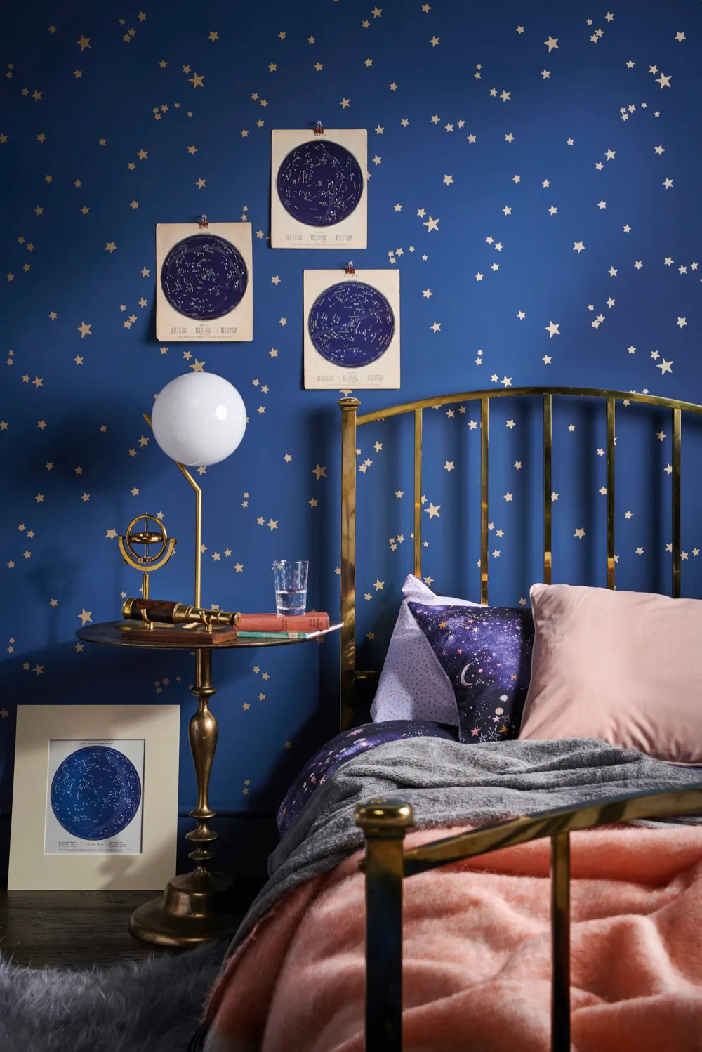 Stargazing bedroom theme