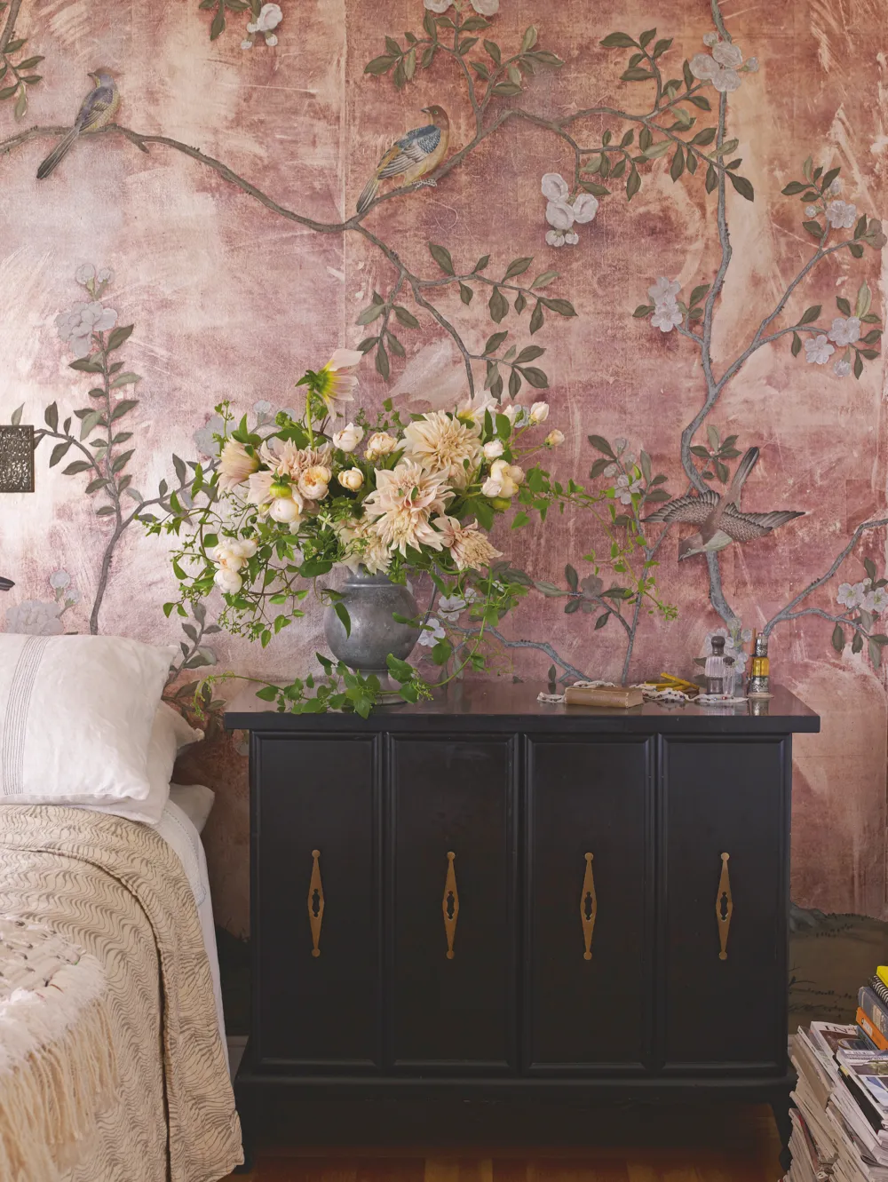 Hand-painted chinoiserie wallpaper by de Gournay