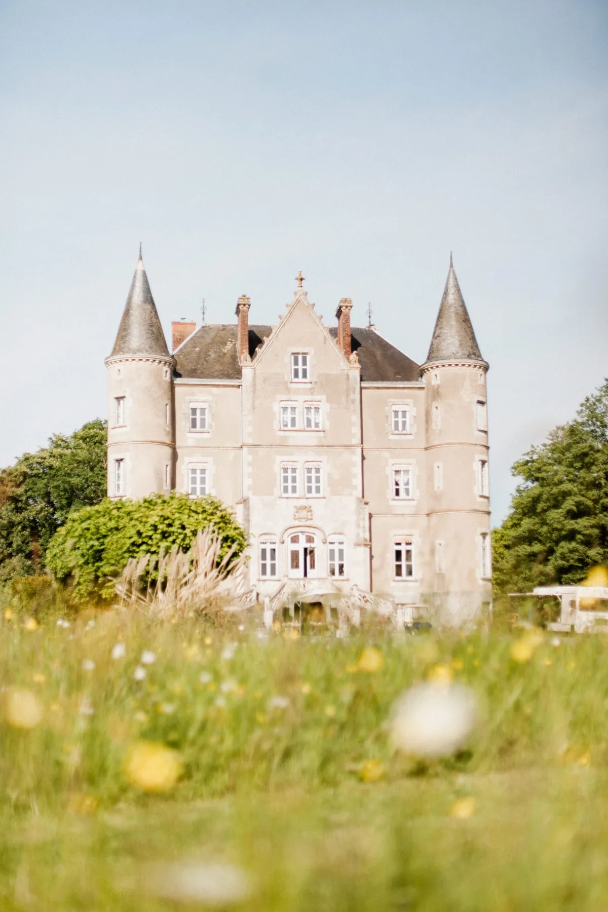 The Chateau exterior CREDIT Claire Macintyre Photography