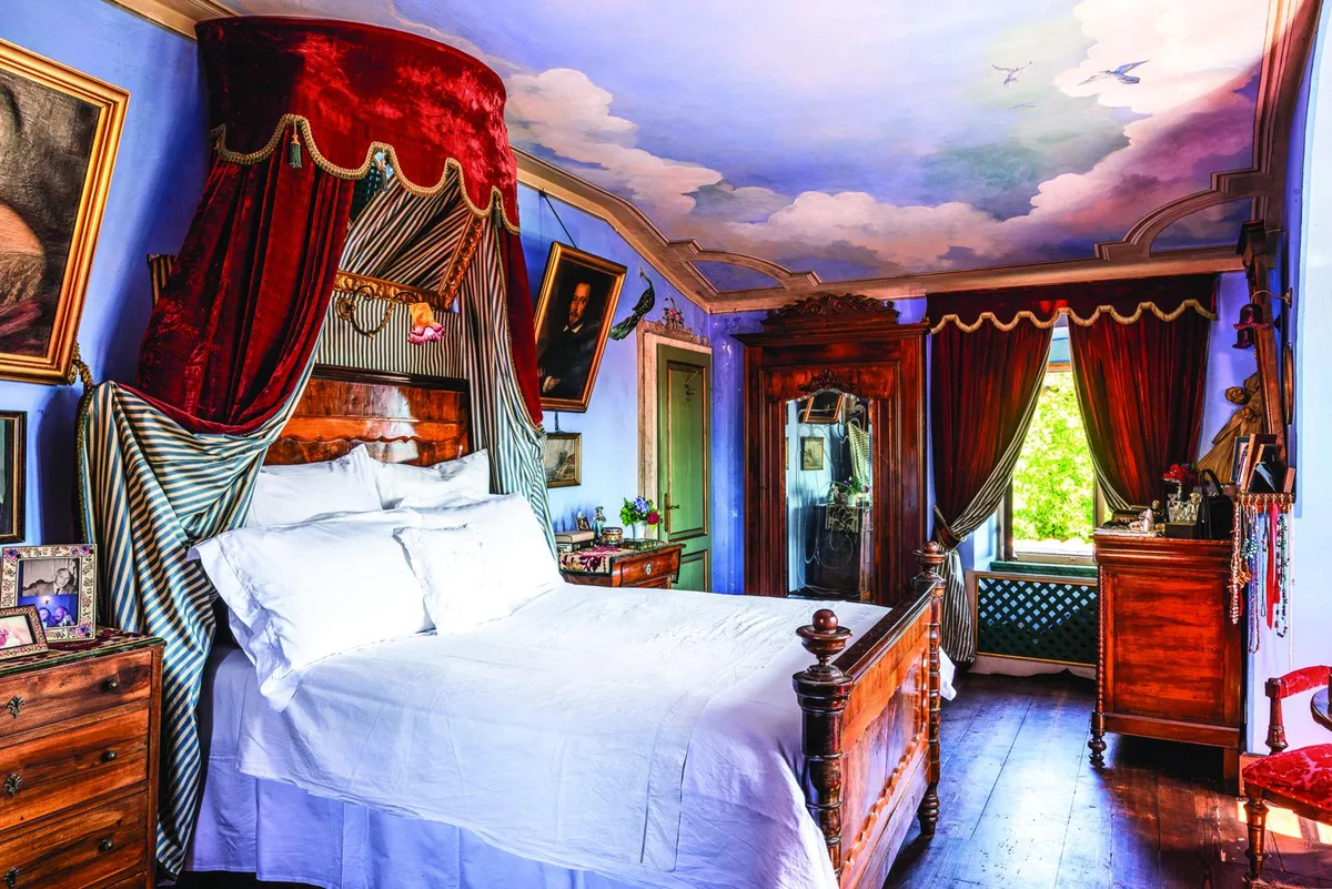 Italian Villa bedroom