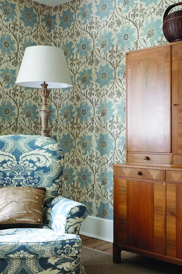 Regency-style home spare bedroom wallpaper