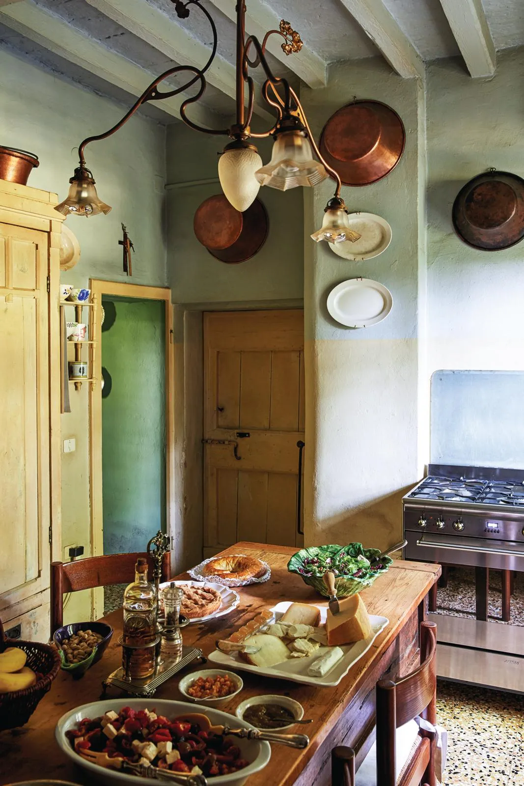 19th-century Italian summer home kitchen table