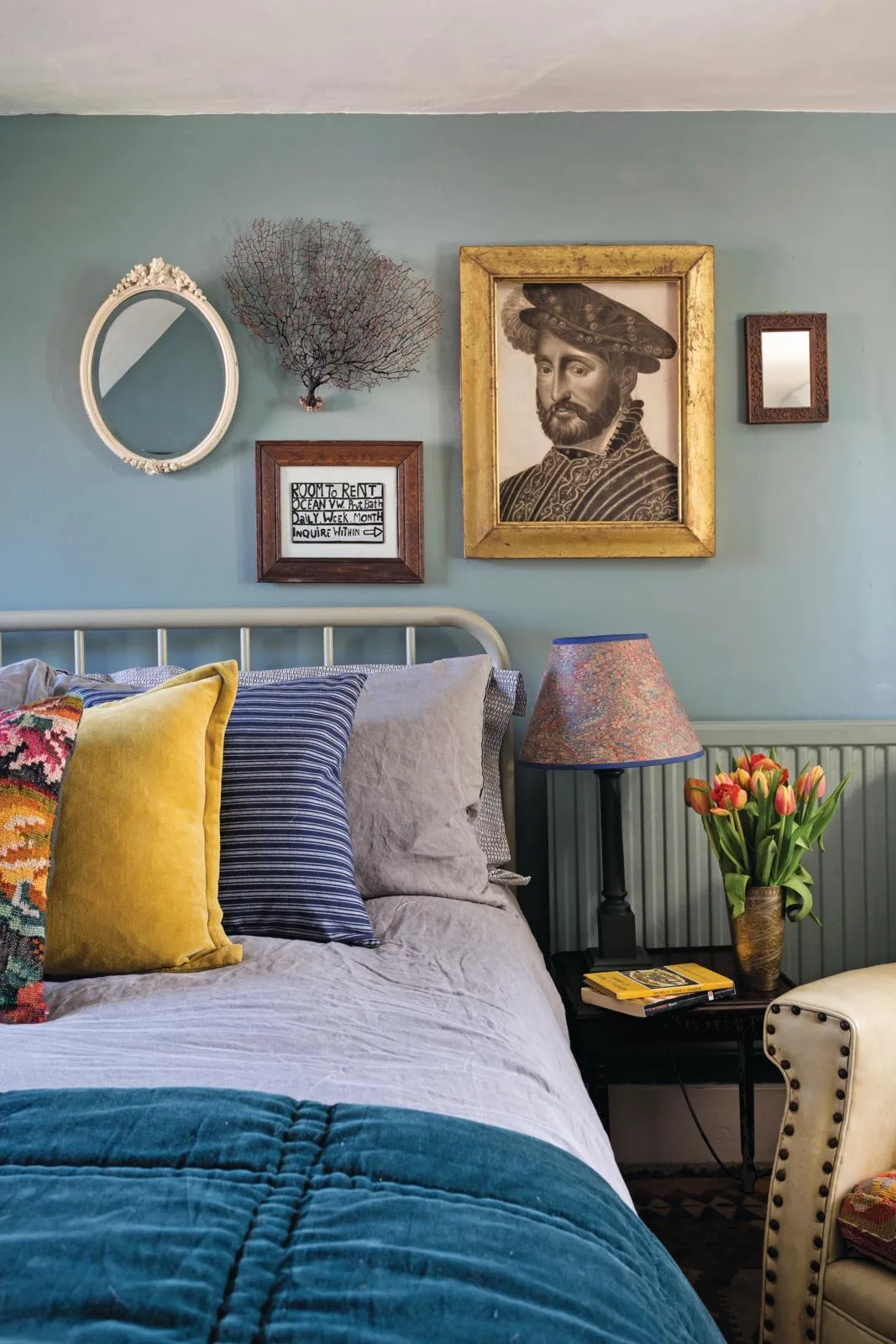 Colourful Rye House-Bedroom