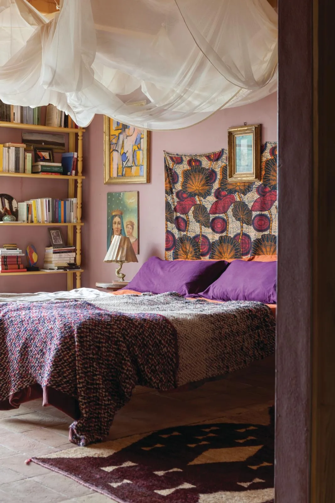 Italian house, Elena's bedroom.
