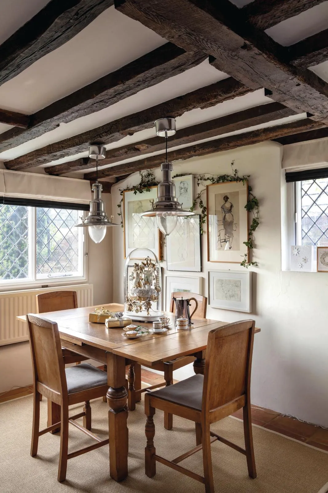 17th-century cottage dining room