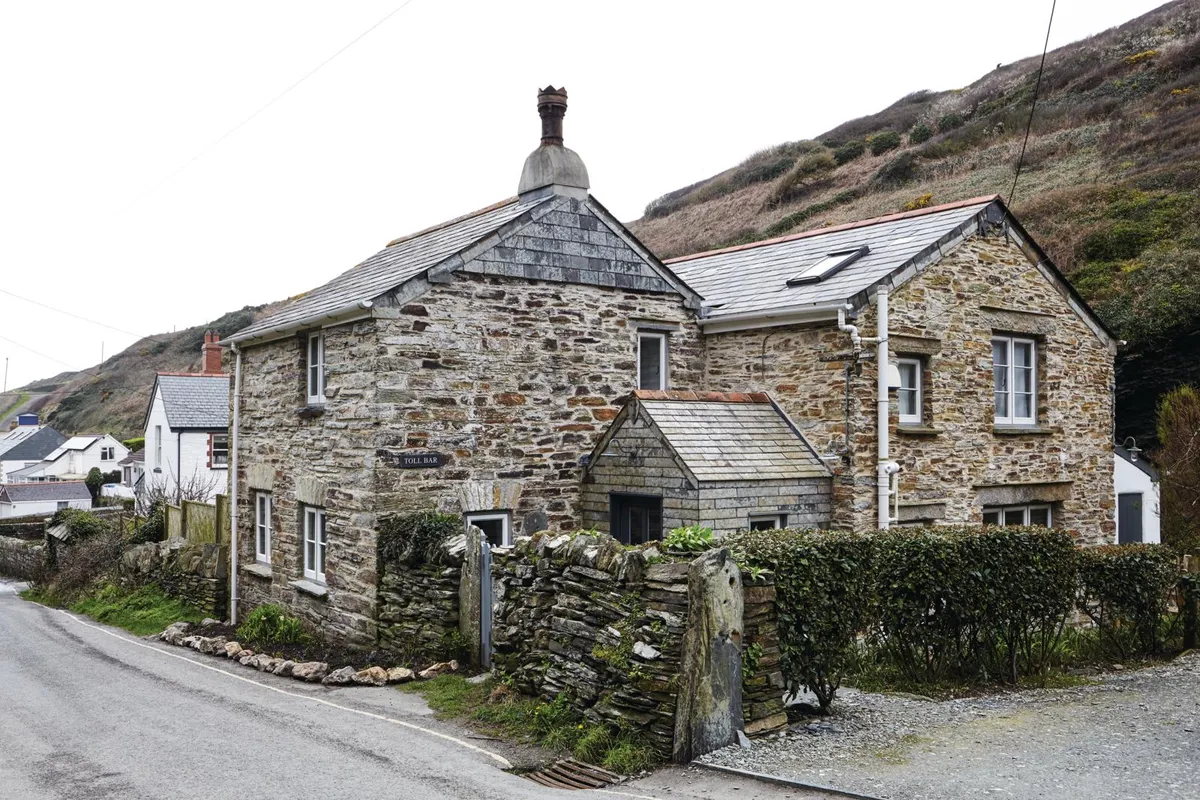 Cornish cottage exterior
