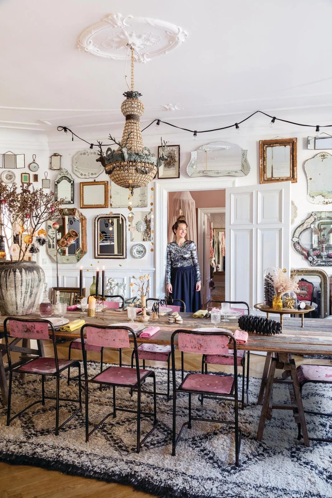 A Danish apartment filled with beautiful antique and vintage ...