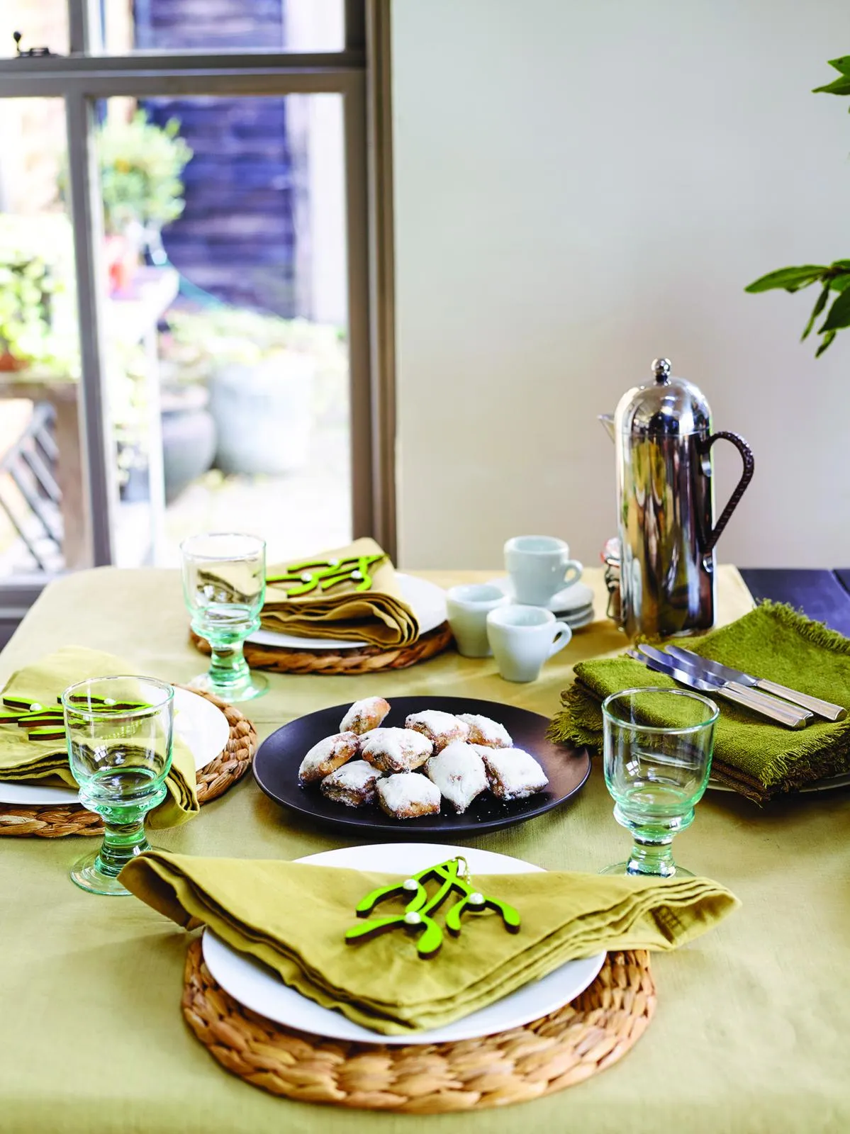 Grade II-listed cottage table setting