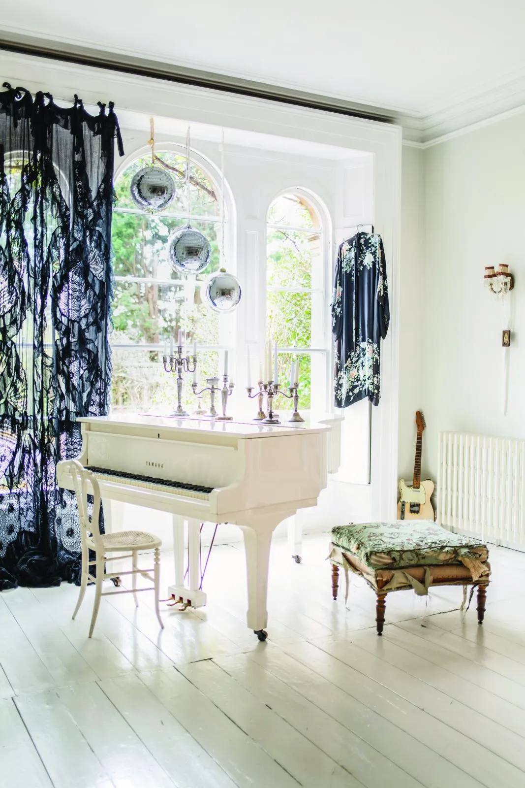 Romantic Regency Villa, piano room