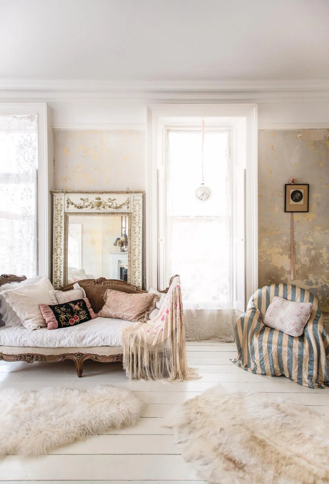Romantic Regency Villa, sitting room