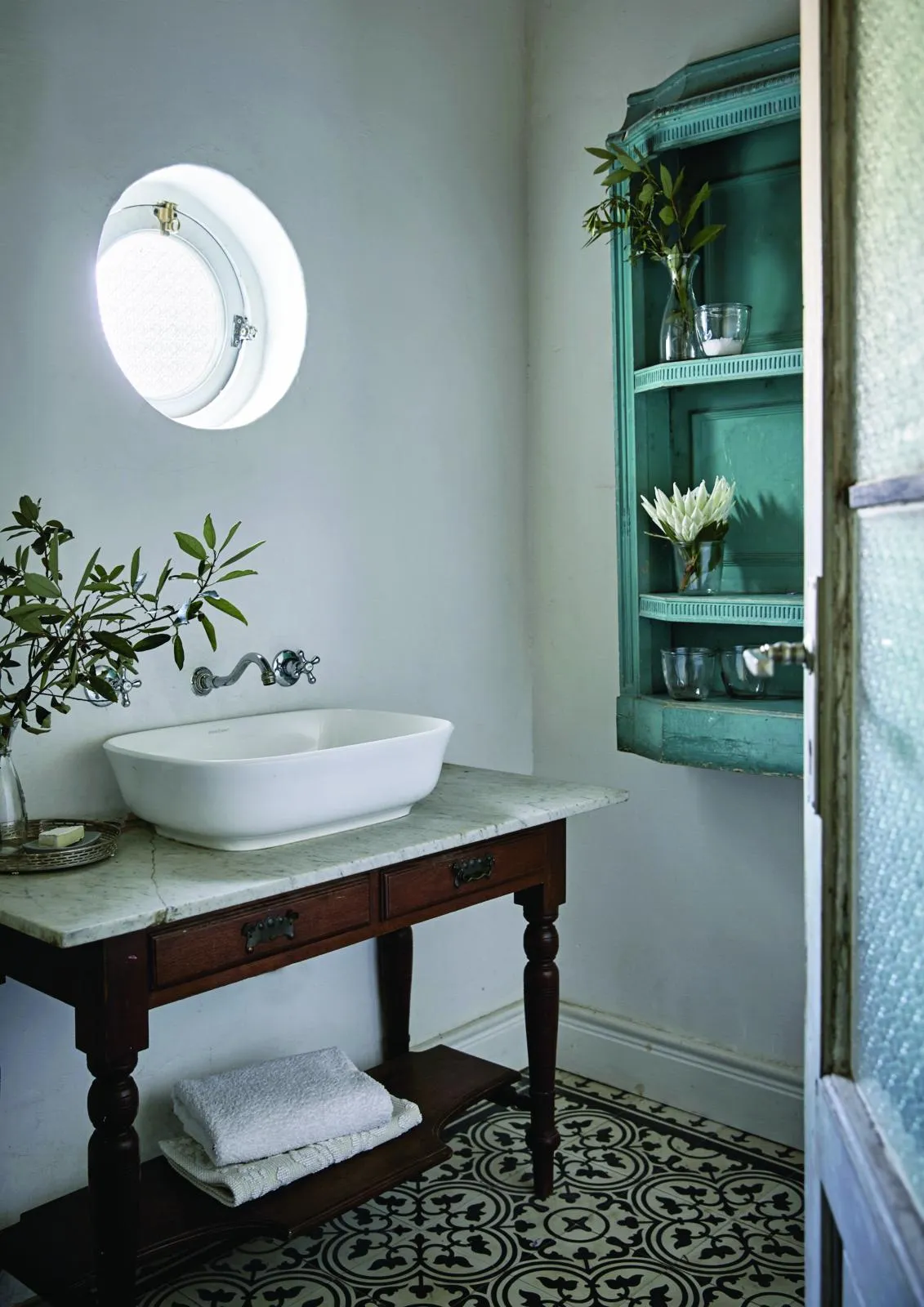 South African cottage, bathroom sink