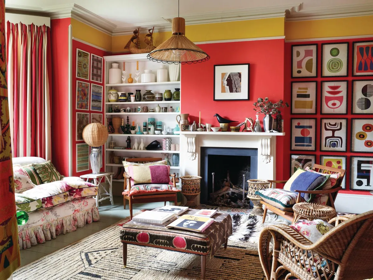 Victorian London Semi livingroom