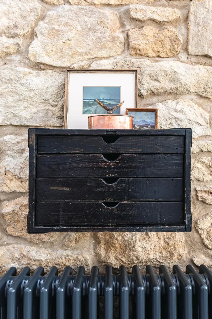 Cotswolds home display shelf