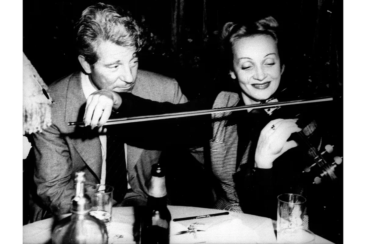 did Marlene Dietrich play the violin.