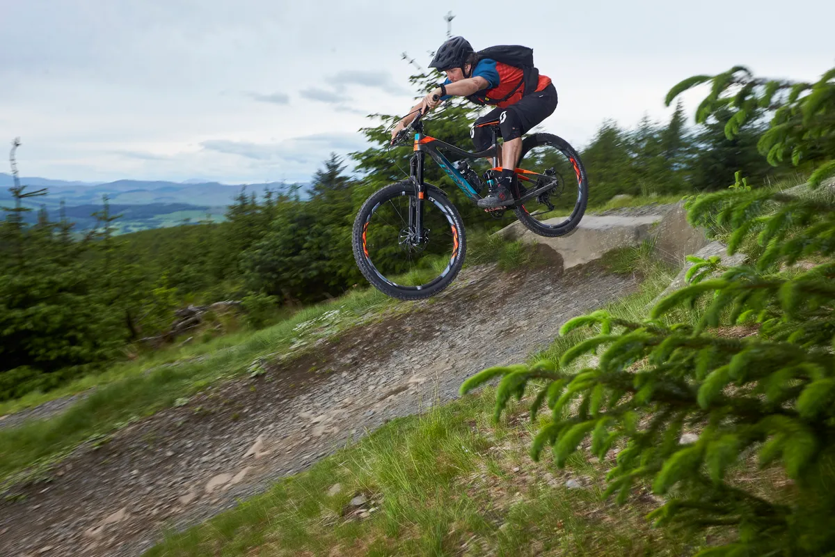 James Blackwell riding the 2017 GiantTrance Advacned at Glentress in Scotland