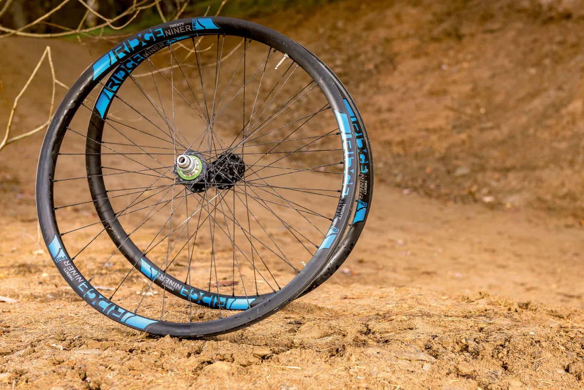 Ridge Components' Twenty Niner Pro wheels are solid carbon-rimmed wheels with a good balance of strength and stiffness
