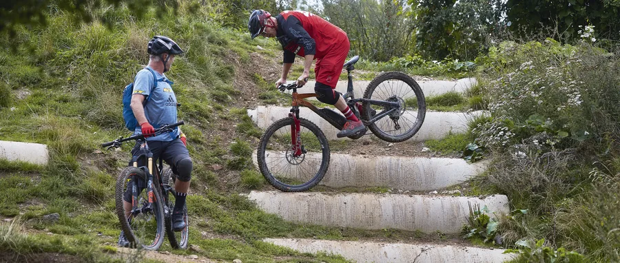 Video – Hans Rey and Rob Warner try e-bike trials riding - Mountain ...
