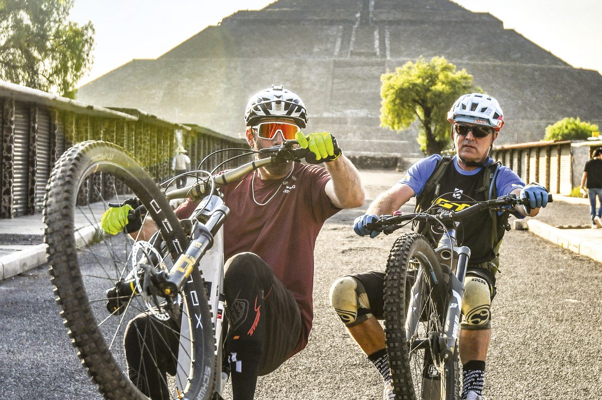 Video: Rob Warner and Hans Rey ride Mexico City - Mountain Biking UK