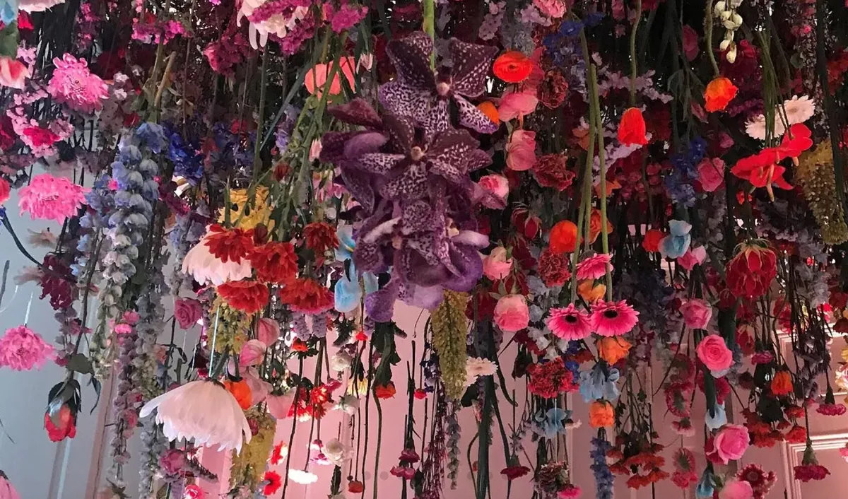 One of Willow's floral arrangements. Image via willowcrossley.com
