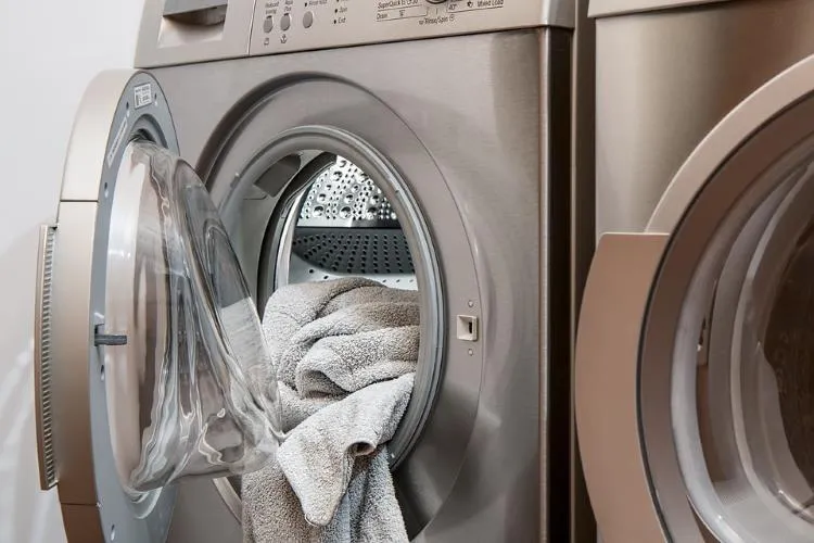 Washing clothes in cold water to be more eco friendly