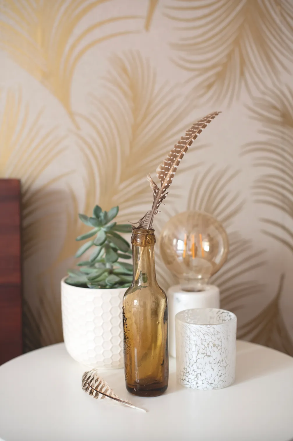 Real home - gold leaf motif wallpaper