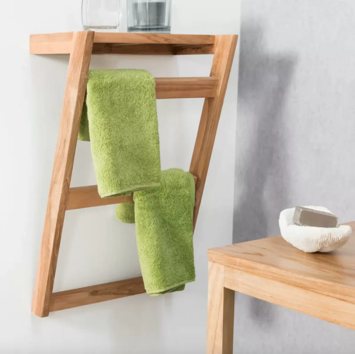Towel storage ideas - sloping towel shelf