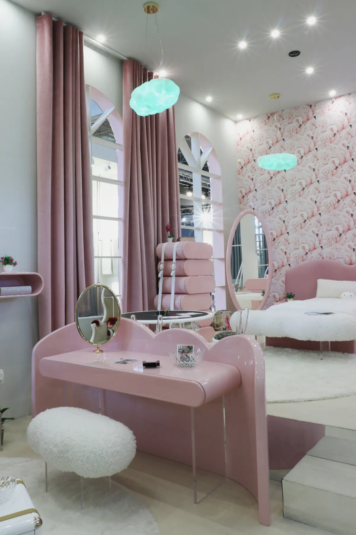 pink bedroom ideas - retro pink furniture 
