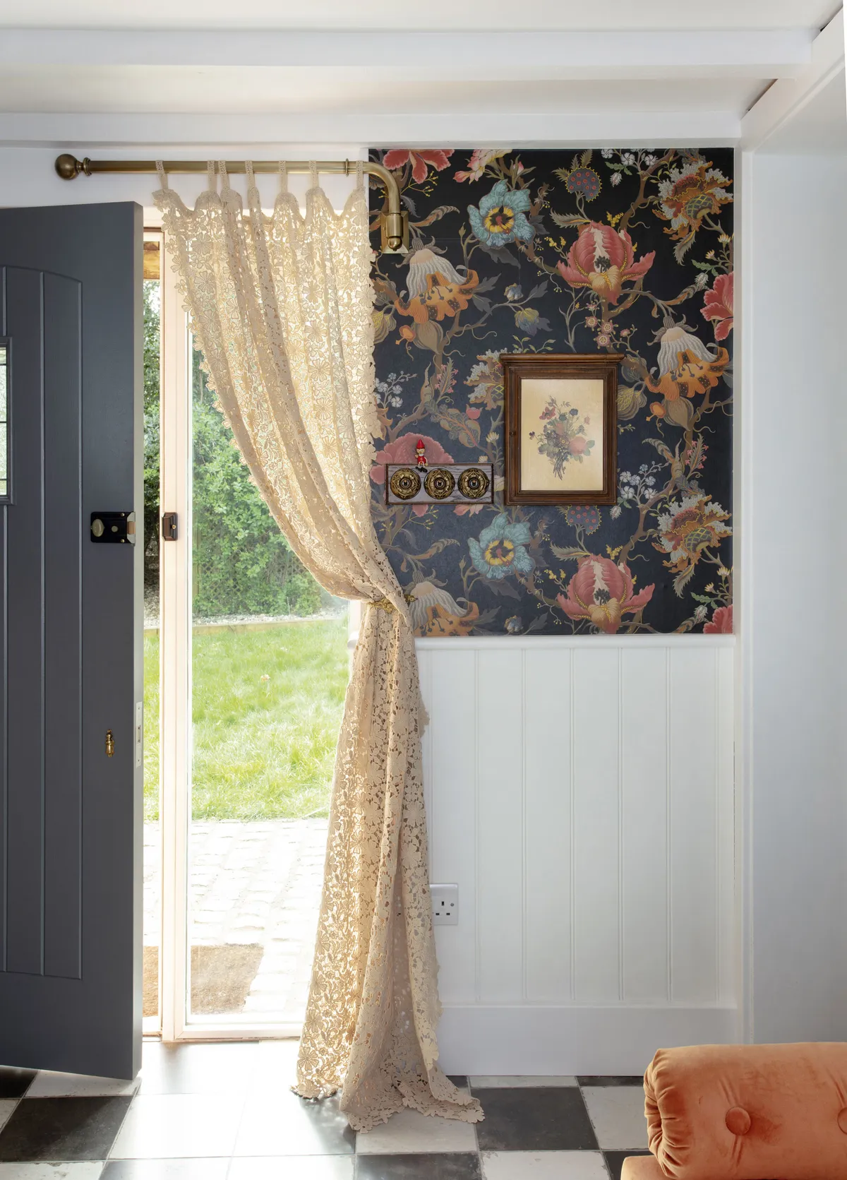 Good idea! If you can’t find the shade and style of soft furnishings you like, think about changing them yourself. Sabrina bought a length of white lace curtain and dyed it a warmer cream by immersing it in a tea solution for a vintage feel