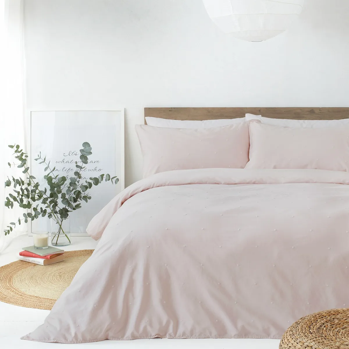 pink bedroom ideas - pink bed linen 