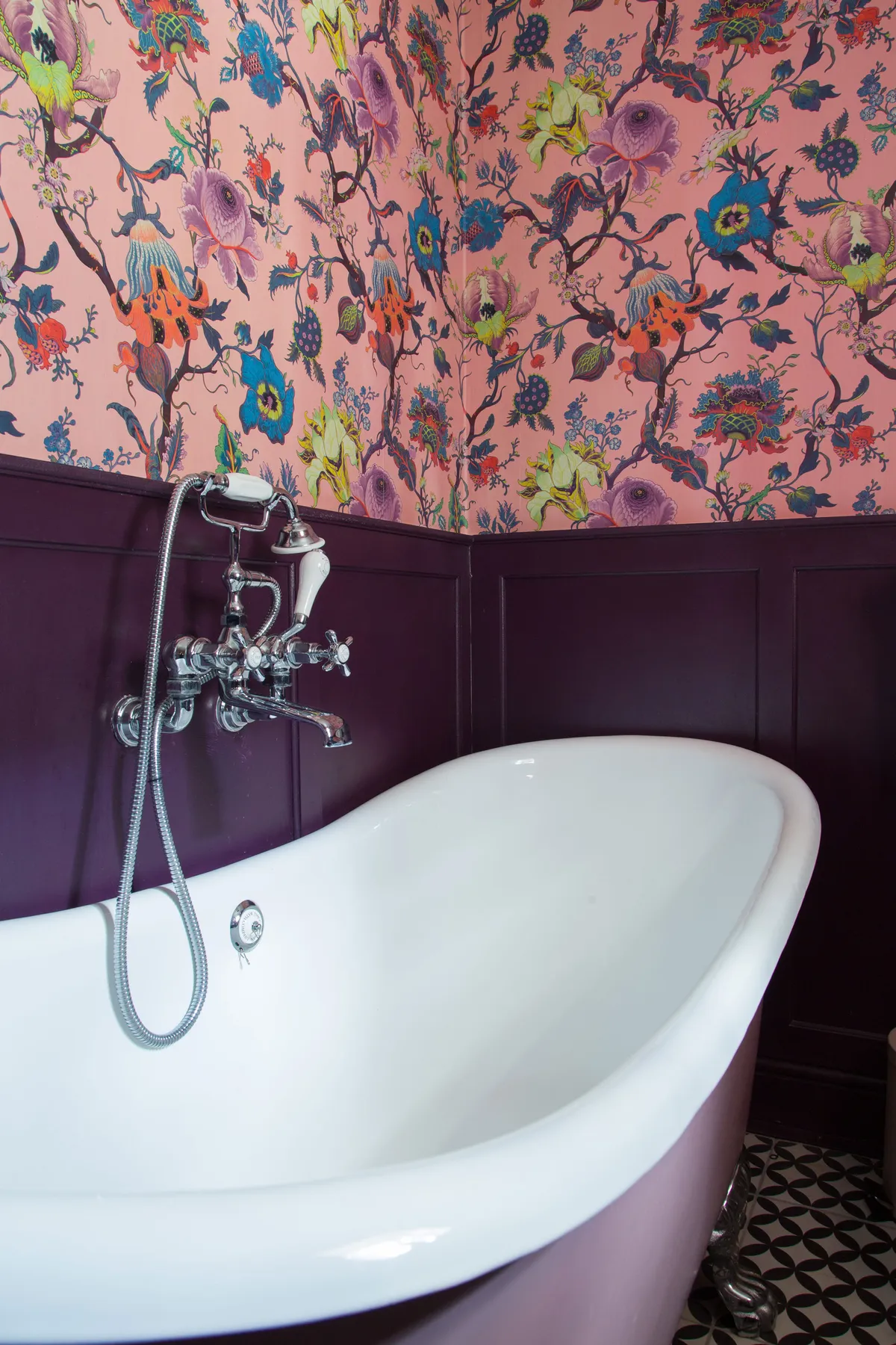 Having been clever with bargain finds elsewhere, Kate was able to spend on the bathroom. The pink bath from Cast Iron Bath Company was a luxury buy, but well worth the investment in her eyes